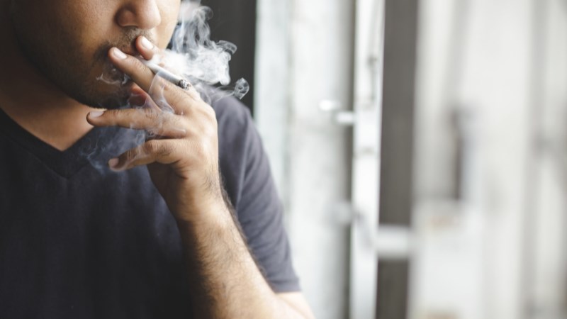 Cảm giác thôi thúc, thèm khát mãnh liệt hút thuốc lá là triệu chứng nổi bật nhất Cảm giác thôi thúc, thèm khát mãnh liệt hút thuốc lá là triệu chứng nổi bật nhất