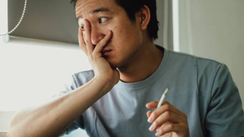 Bồn chồn, nôn nao là cảm giác thường gặp ở người cai thuốc lá Bồn chồn, nôn nao là cảm giác thường gặp ở người cai thuốc lá