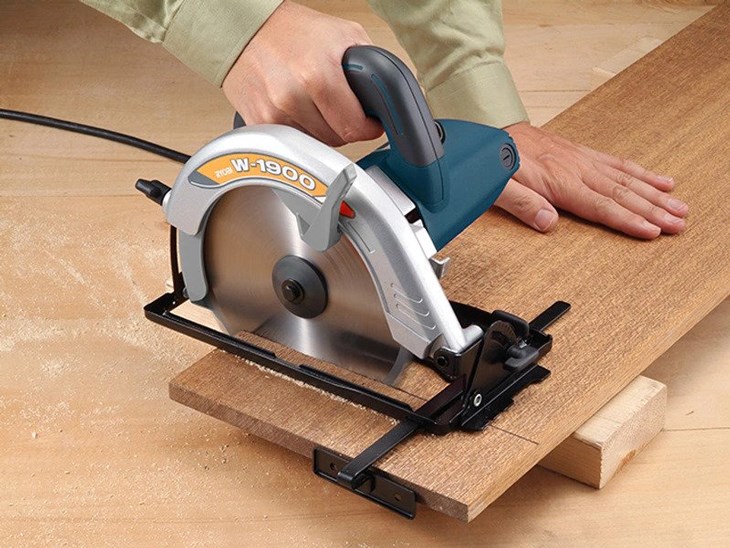 Máy cưa Ryobi sở hữu tay cầm chắc chắn, chất liệu bền bỉ, thuận tiện thao tác và cầm nắm