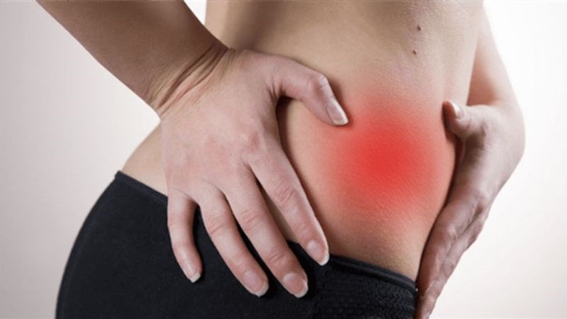 Đau vùng chậu là dấu hiệu có thể viêm đường tiết niệu ở phụ nữ
