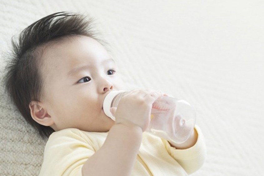 Cách hạ sốt cho trẻ sau khi tiêm phòng được nhiều mẹ áp dụng