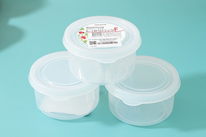 Bộ 3 hộp đựng thực phẩm nhựa 180 ml Nakaya K142 sở hữu thiết kế với kiểu dáng hình hộp tròn nhỏ gọn