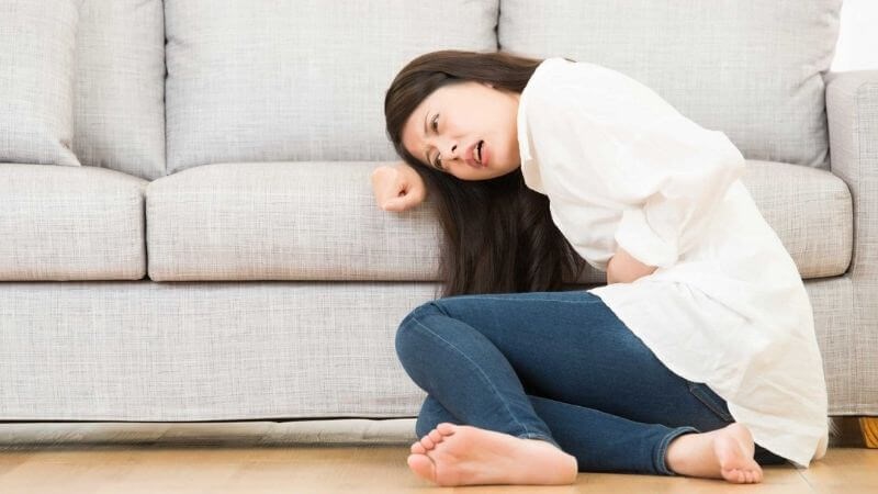 Sau sinh đau bụng kinh dữ dội c&oacute; thể l&agrave; chỉ b&aacute;o bệnh phụ khoa