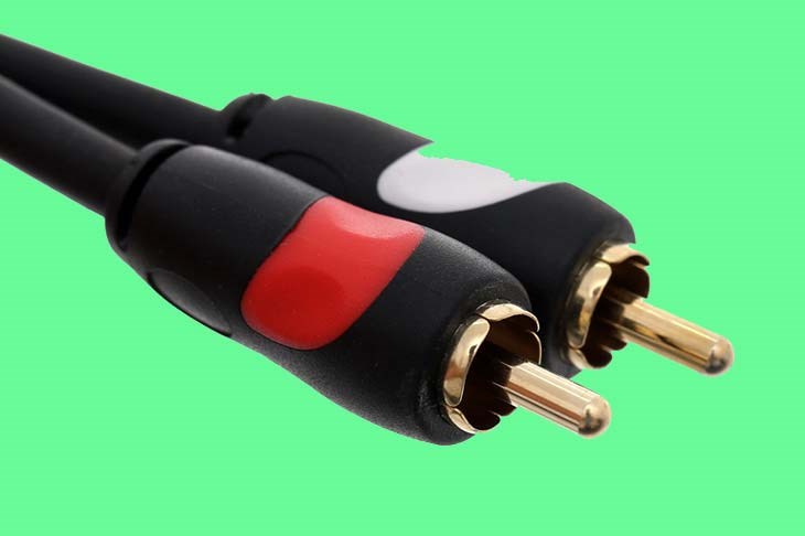 Cáp Audio 2RCA 2m Xmobile DS149-WB Đen dùng để truyền tải tín hiệu âm thanh giữa các thiết bị có đầu cắm RCA