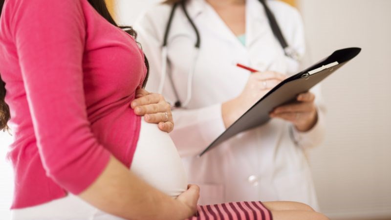Bác sĩ sẽ khai thác các thông tin về tần suất đi tiêu, thói quen sinh hoạt...