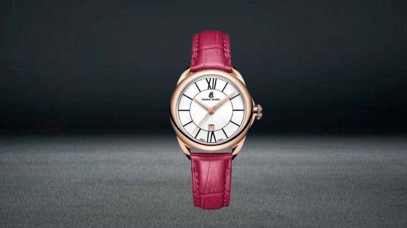 Đồng hồ có thiết kế thanh lịch, sang trọng
