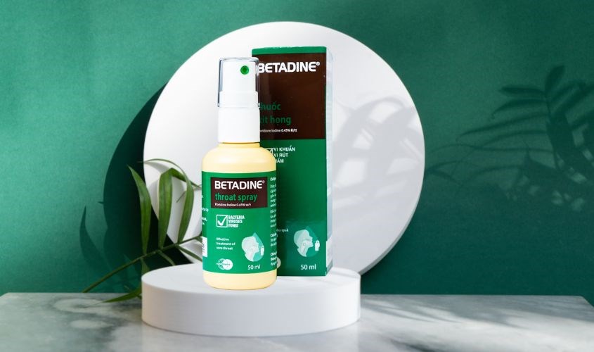 Xịt họng Betadine