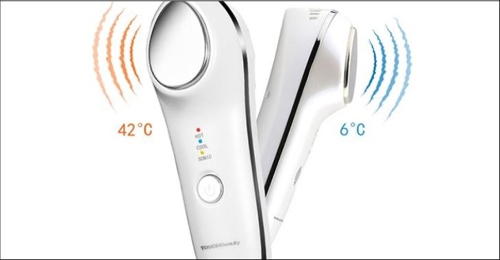 Máy massage đẩy tinh chất Touch Beauty TB1389 sử dụng công nghệ điều trị nóng lạnh giúp làn da khỏe mạnh, mịn màng