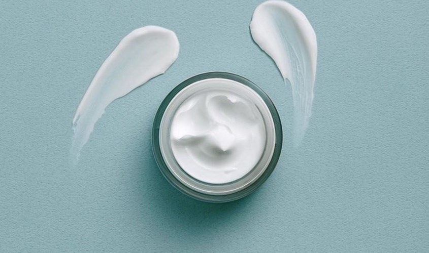 Kem dưỡng thể phù hợp cho da nhạy cảm thường có thành phần tự nhiên và ít hóa chất