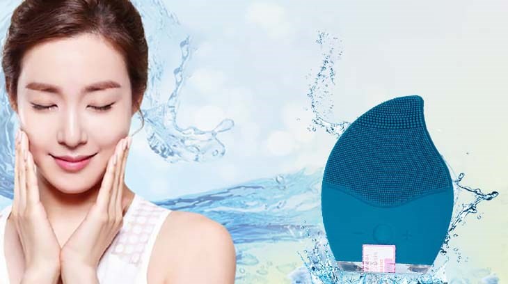 Máy rửa mặt và massage Rio Beauty FADC-DS có đầu massage silicon giúp rửa mặt dịu nhẹ