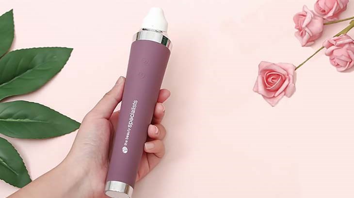 Máy hút mụn và soi da Rio Beauty DRMC-GP giúp xác định và điều trị chính xác vùng da có bã nhờn