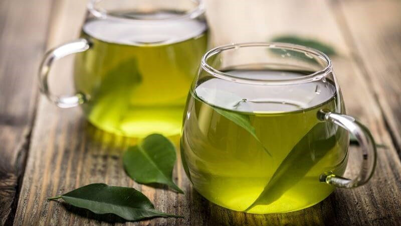 Trà xanh hạn chế mắc u xơ tử cung