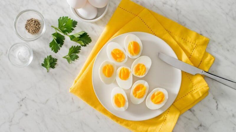 Cần hạn chế thực phẩm giàu chất béo bão hòa do làm tăng nồng độ estrogen
