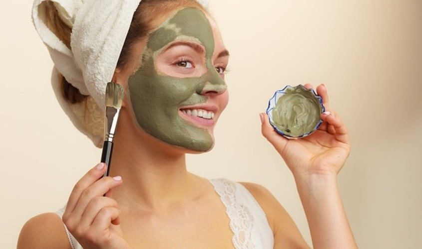 Các tiêu chí chọn mua mặt nạ cho da hỗn hợp bao gồm thương hiệu, thành phần, loại mặt nạ...