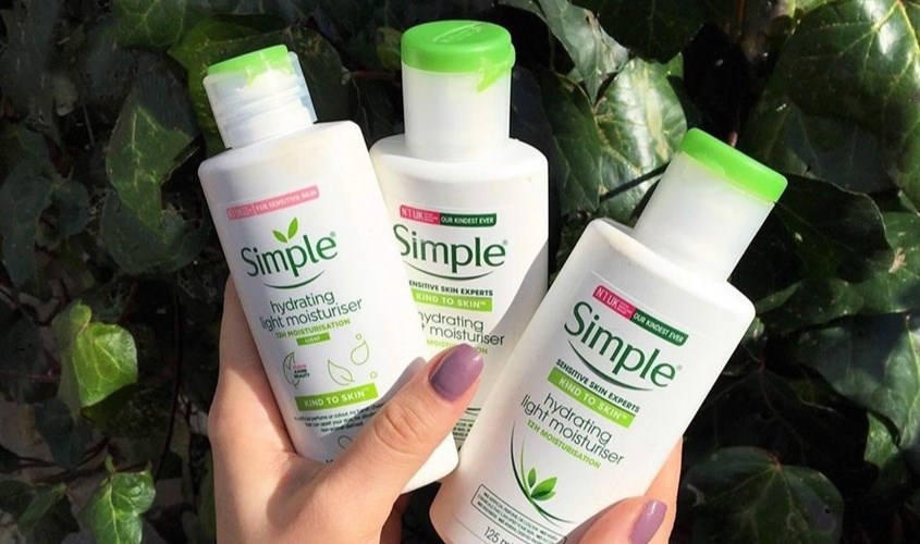 Kem dưỡng ẩm Simple Kind To Skin Hydrating Light Moisturiser