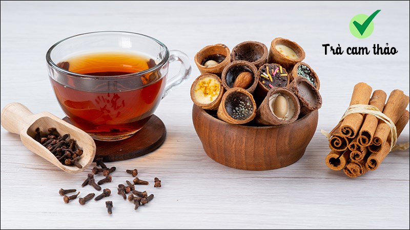 Trà cam thảo giúp điều trị huyết áp thấp