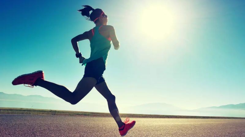 Chạy quá nhanh lúc đầu gây đuối sức và nguy cơ gặp chấn thương ở những chặng cuối Chạy quá nhanh lúc đầu gây đuối sức và nguy cơ gặp chấn thương ở những chặng cuối