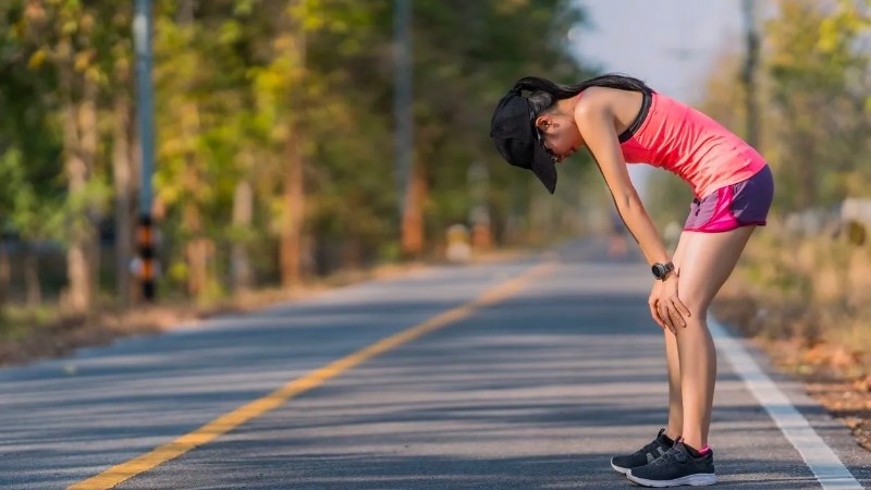 Tập luyện quá sức là nguyên nhân hàng đầu dẫn tới chấn thương ở người chạy bộ Tập luyện quá sức là nguyên nhân hàng đầu dẫn tới chấn thương ở người chạy bộ