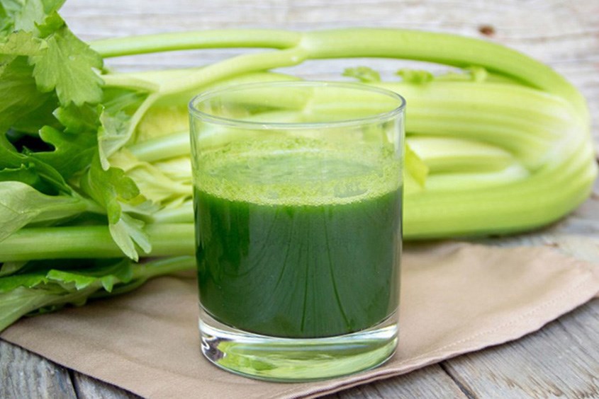 Mẹ bầu tiểu đường thai kỳ có thể thay thế nước mía bằng nước ép cần tây