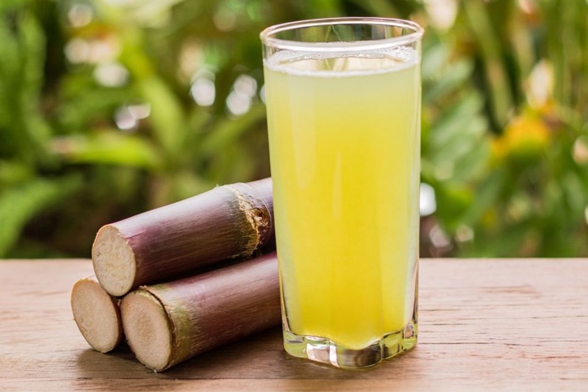 2 ngày mẹ bầu có thể uống 1 cốc nước mía 200 ml vào tam cá nguyệt thứ 3