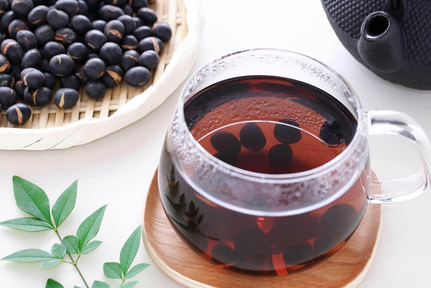 Nước đậu đen rang là thức uống dễ làm và tốt cho mẹ bầu tiểu đường thai kỳ