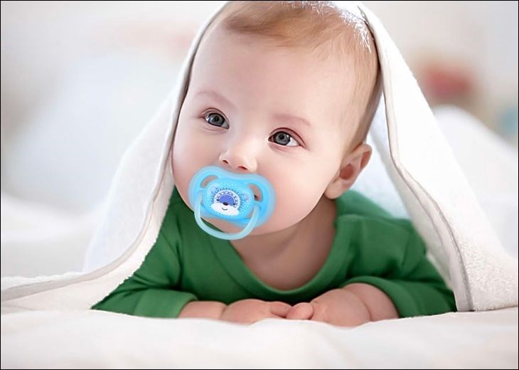 Ti giả silicone Philips Avent SCF542/12 thiết kế vừa vòm miệng của các bé từ 6 - 18 tháng tuổi