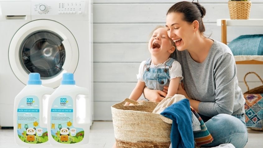 Nước giặt xả quần áo cho bé Agi Xanh hương phấn can 3 lít Nước giặt xả quần áo cho bé Agi Xanh hương phấn can 3 lít