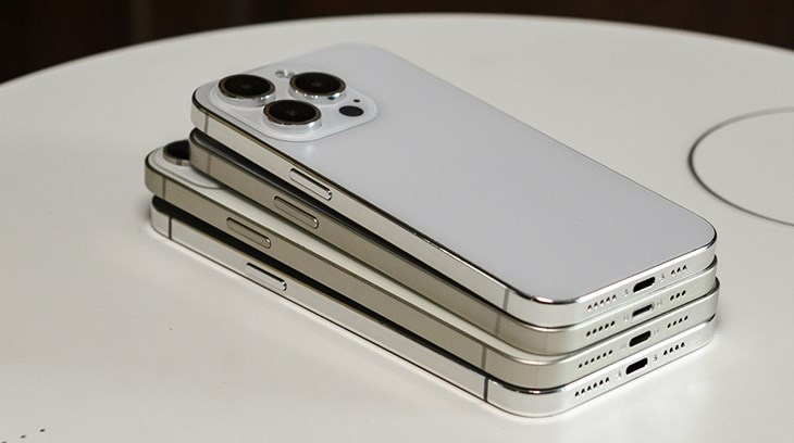 Các phiên bản mô hình giai đoạn đầu giúp người dùng hình dung sơ bộ về iPhone 15 Series