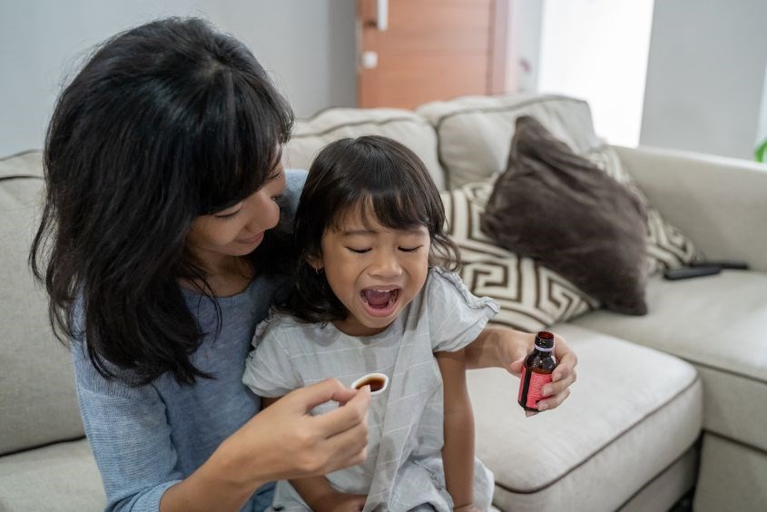 Cho trẻ uống thuốc bổ đúng cách để đảm bảo an toàn cho sức khỏe