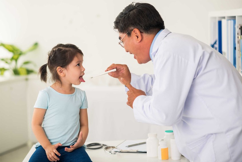 Trẻ cần được thăm khám, kiểm tra xem thiếu chất gì trước khi cho uống thuốc bổ