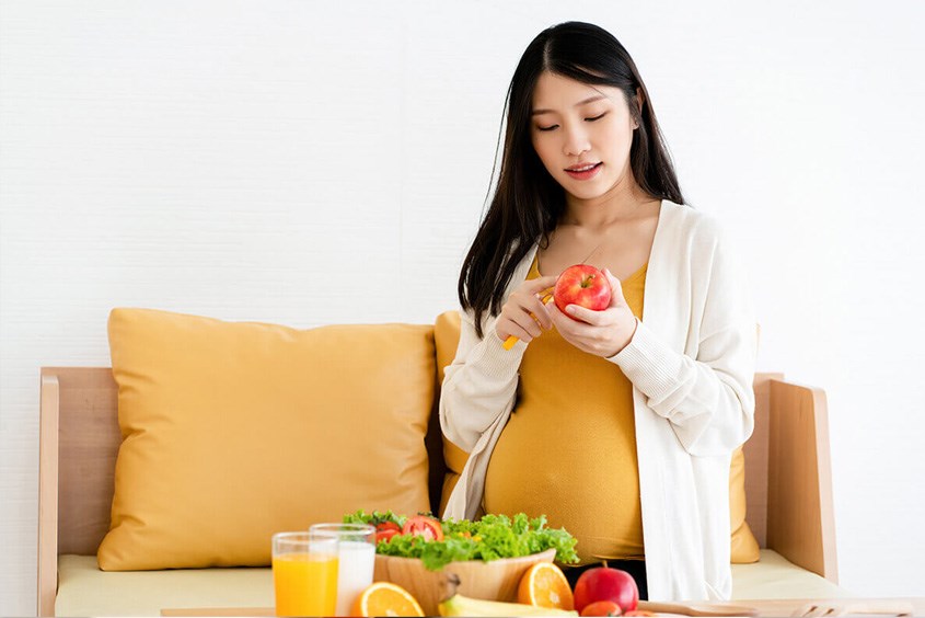 Bà bầu ăn rau sống giúp bổ sung các vitamin và khoáng chất cần thiết