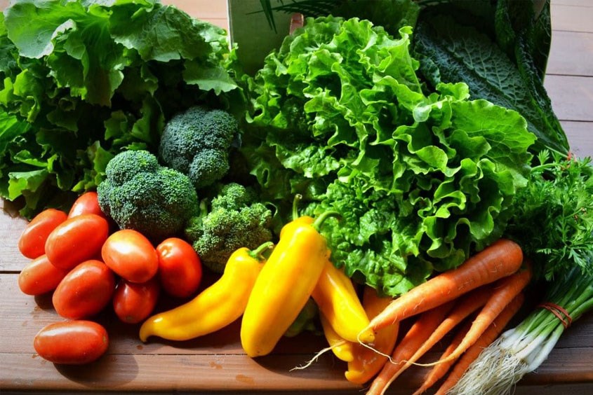 Rau sống là thực phẩm giàu vitamin và khoáng chất