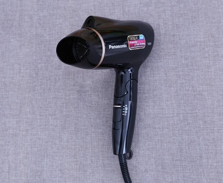 Máy sấy tóc 1800W Panasonic EH-NE20-K645 có 4 mức sấy phù hợp cho mọi nhu cầu của người dùng