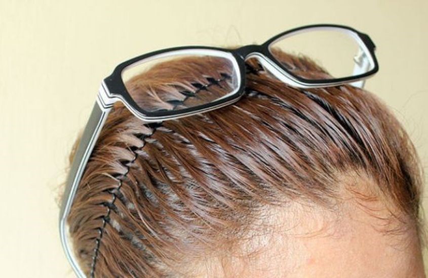Không nên dùng kính để cài tóc