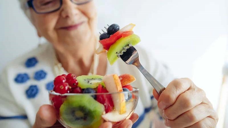 Bạn nên lưu ý những loại trái cây nên và không nên bổ sung vào chế độ ăn của người bị ung thư máu.