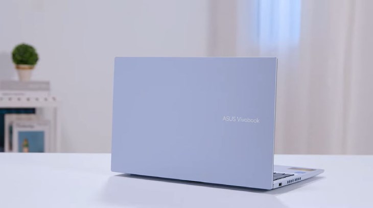Laptop Asus Vivobook 15 X1502ZA i5 1240P/8GB/512GB/Win11 (EJ120W) có thể hoạt động liên tục đến 4 giờ