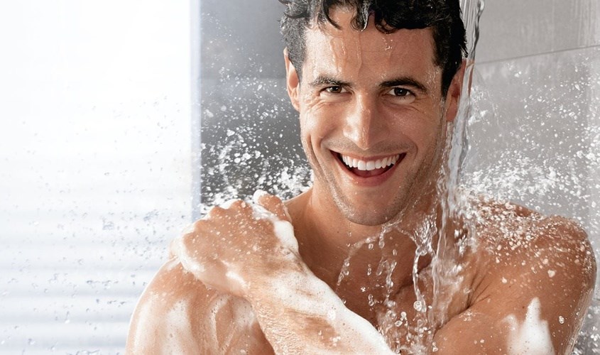 tắm kỹ và đảm bảo không để sữa tắm tồn đọng trên da