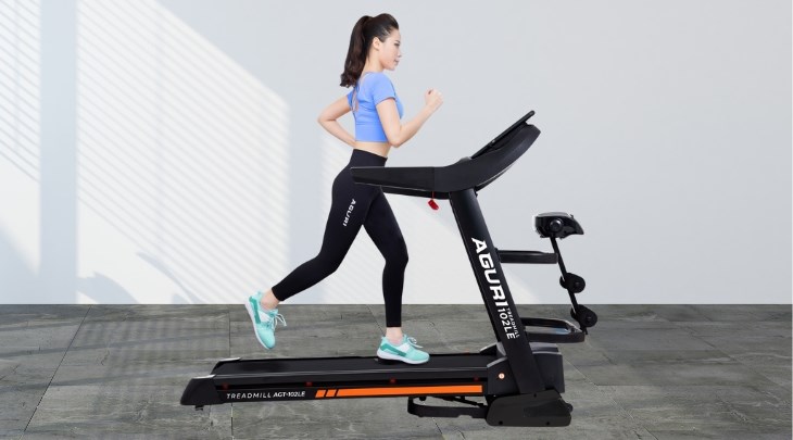 Máy chạy bộ Aguri là một lựa chọn tốt dành cho dân văn phòng rèn luyện sức khỏe sau ngày dài làm việc căng thẳng