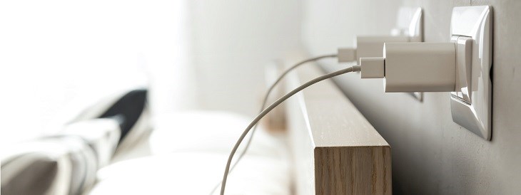 Kiểm tra lại nguồn điện kỹ càng trước khi cắm sạc Kiểm tra lại nguồn điện kỹ càng trước khi cắm sạc