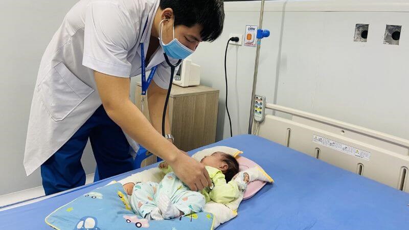 Viêm phổi là một trong những biến chứng của thủy đậu