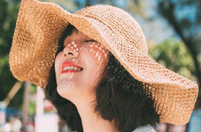 Đội nón và bảo vệ tóc khi ra ngoài