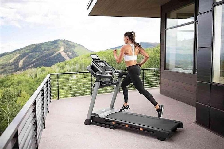 Các thông tin về kích thước máy chạy bộ sẽ giúp bạn chọn được vị trí đặt máy phù hợp