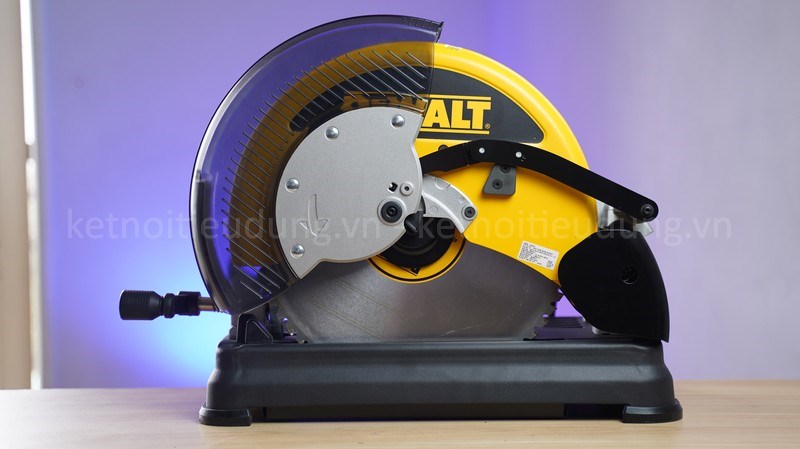 Máy cắt kim loại Dewalt DW872-KR 2200W có đĩa cắt lớn 35.5 cm, giúp cắt sâu và chuẩn xác Máy cắt kim loại Dewalt DW872-KR 2200W có đĩa cắt lớn 35.5 cm, giúp cắt sâu và chuẩn xác