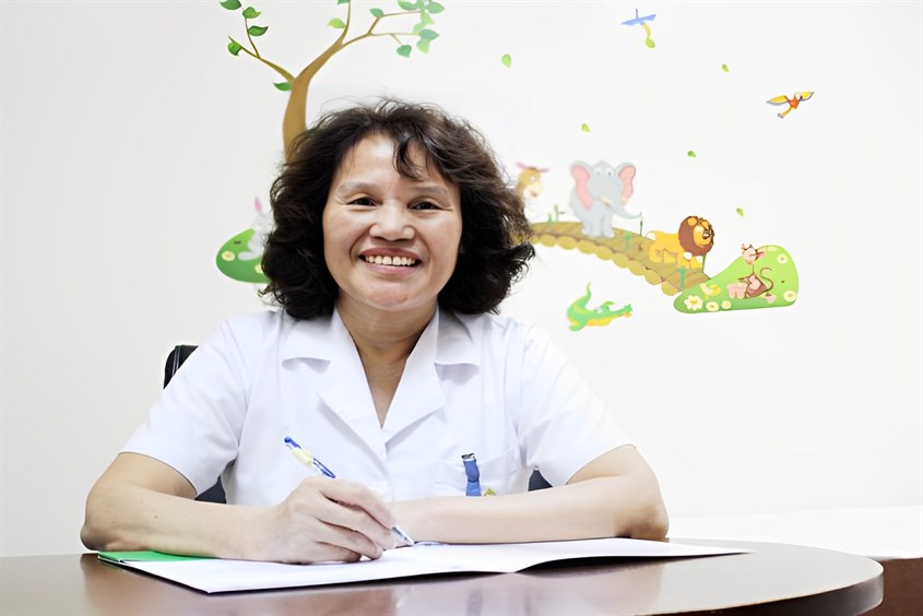 Bác sĩ Thu Nguyệt là một bác sĩ nhi giỏi ở Hà Nội được nhiều mẹ bỉm tin tưởng