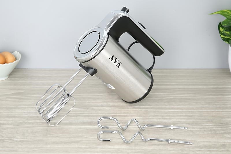 Máy đánh trứng AVA HM-168B có công suất 400W cùng 5 tốc độ từ thấp đến cao và 1 chế độ tăng cường 