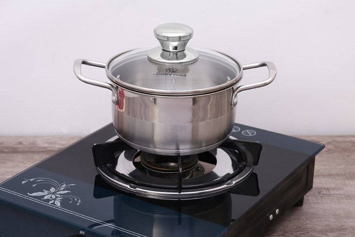 Nồi inox 3 đáy nắp kiếng 16 cm Smartcook SM2400MN dùng được trên bếp ga, bếp hồng ngoại và bếp từ