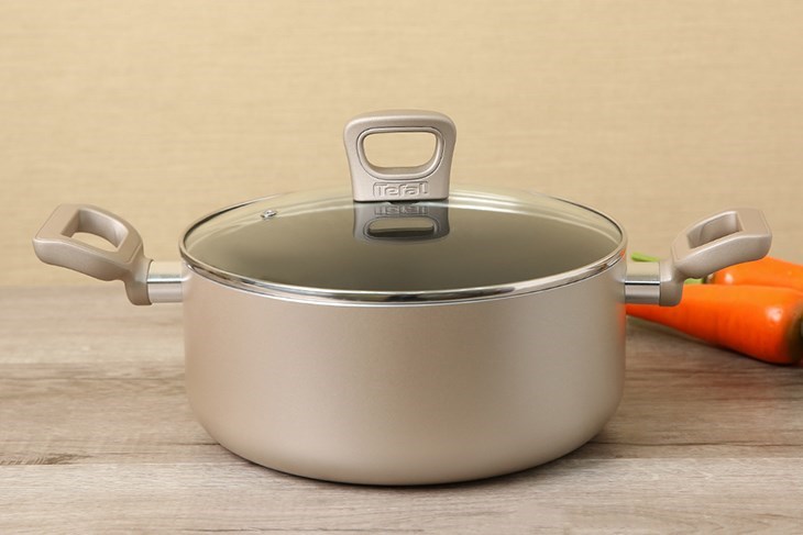 Nồi nhôm chống dính nắp kính 24cm Tefal H9104614 có thiết kế hiện đại, màu sắc trang nhã