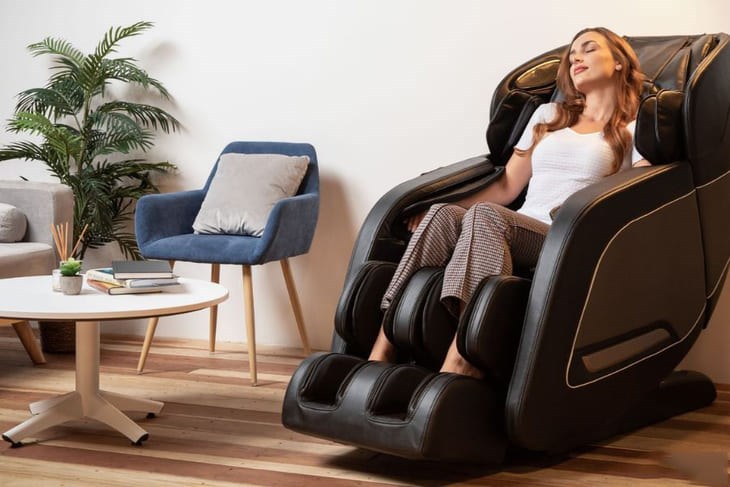 Con lăn massage 5D trên ghế massage hỗ trợ giảm căng thẳng, lo âu cho tinh thần thoải mái