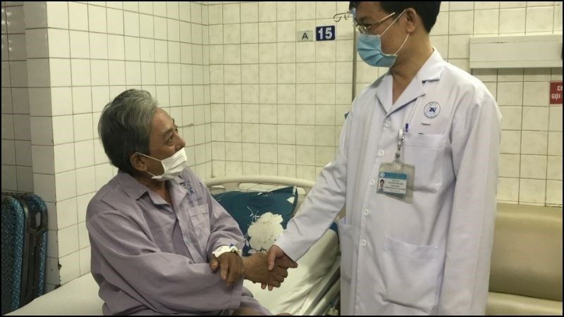 Bệnh nhân dần tỉnh táo và các triệu chứng lui dần vào thời kỳ lui bệnh Bệnh nhân dần tỉnh táo và các triệu chứng lui dần vào thời kỳ lui bệnh