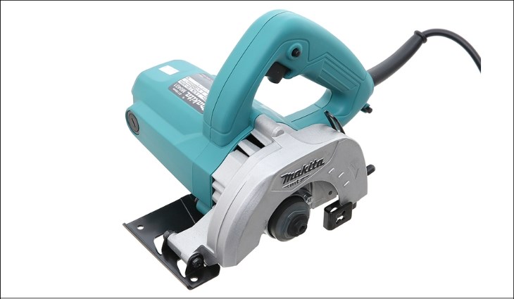 Máy cắt gạch Makita M0401B 1200W có mức giá dưới 1,5 triệu thích hợp cho nhiều hộ gia đình hiện nay